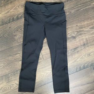 Lululemon pace rival size 4